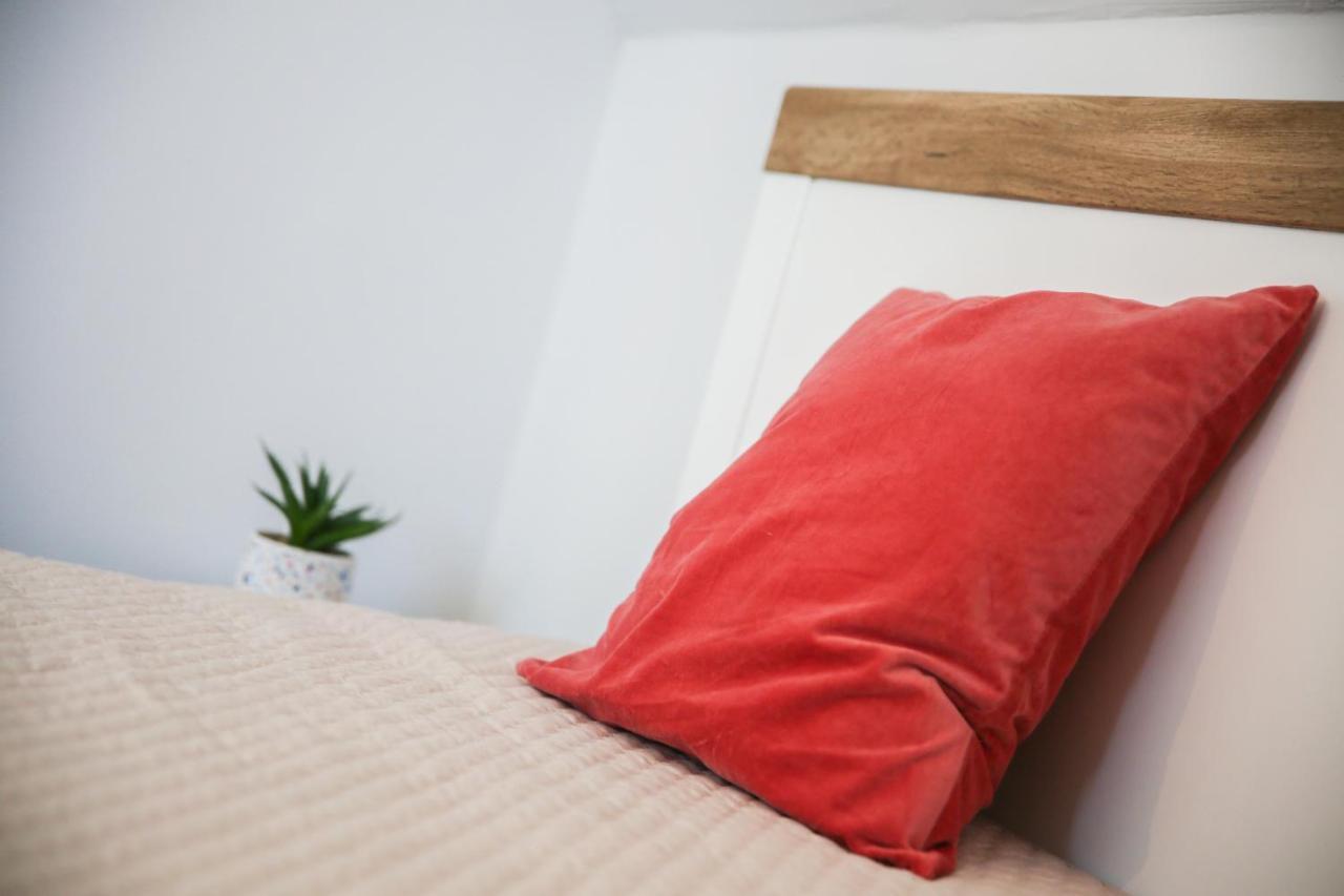Balkon Apartmanhaz Panzio 블로톤퓌레드 외부 사진
