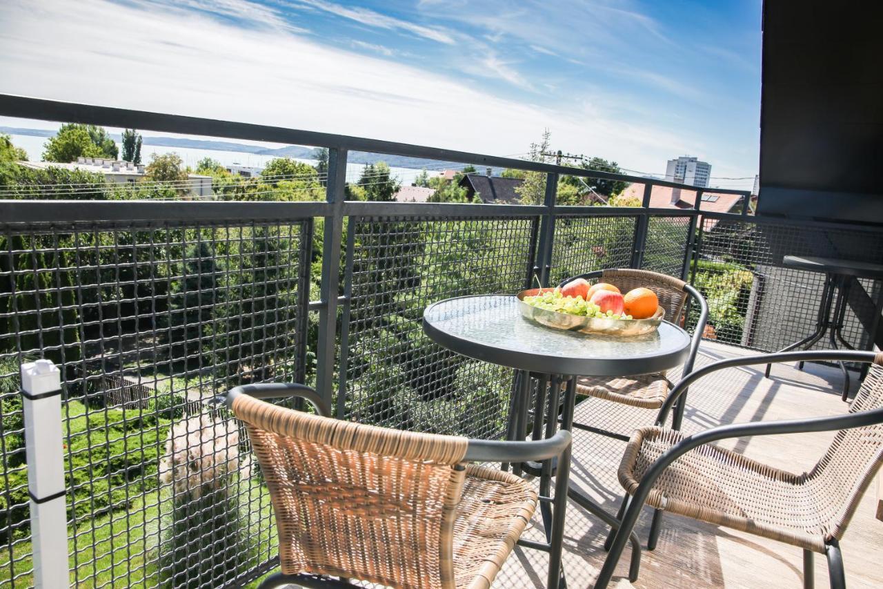 Balkon Apartmanhaz Panzio 블로톤퓌레드 외부 사진