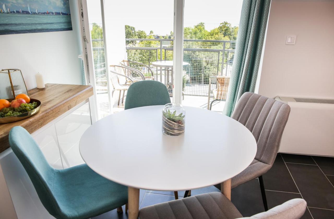 Balkon Apartmanhaz Panzio 블로톤퓌레드 외부 사진
