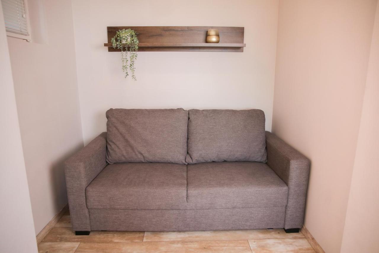 Balkon Apartmanhaz Panzio 블로톤퓌레드 외부 사진