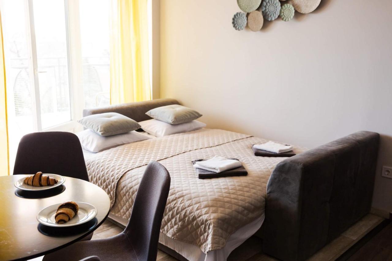 Balkon Apartmanhaz Panzio 블로톤퓌레드 외부 사진