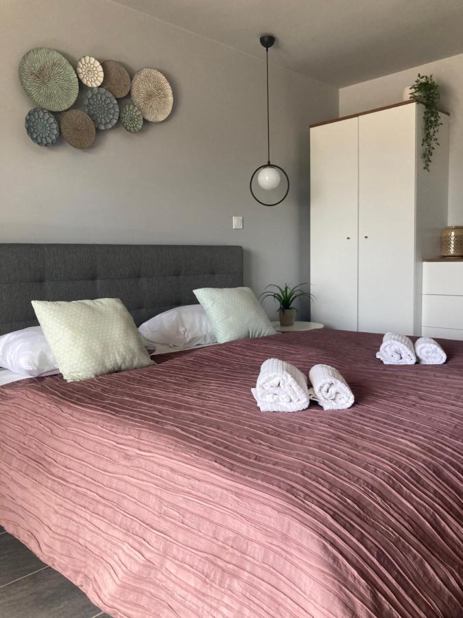 Balkon Apartmanhaz Panzio 블로톤퓌레드 외부 사진
